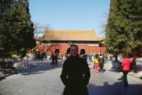 5　来訪者に聞いた所、他の漢式寺院に比べて雍和宮は商業化されていないからよく来ているという。
