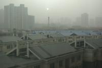 1　大気汚染は大都市だけでなく西部の地方都市である西寧市にとっても問題となる。