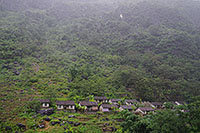 １０　凌雲県の山の上に点在するヤオ族の集落